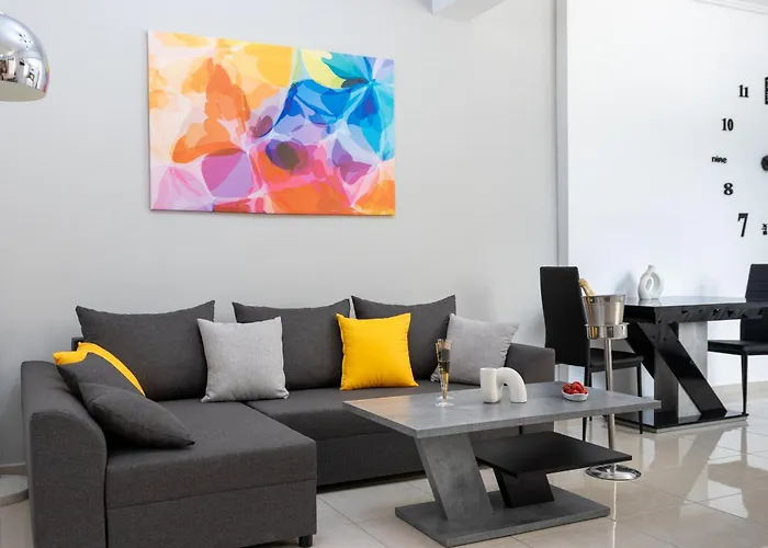 H4 Art Sparta Apartment
